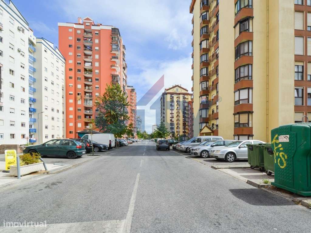 Espaço Comercial em Galeria -Mercês, Sintra - Ótimo Investimento-13
