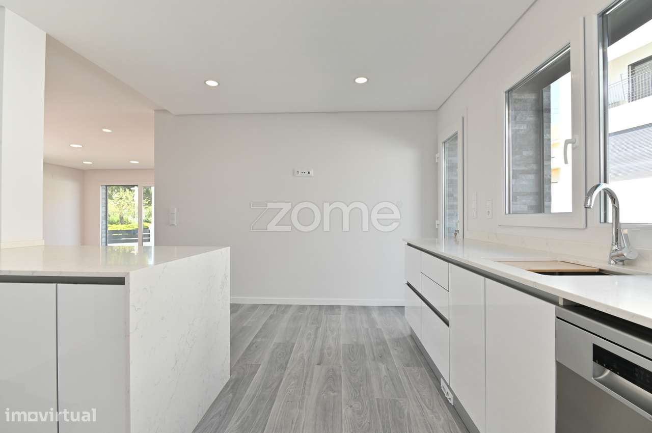 Moradia T4 Nova Construção em Ramada - Caneças, Odivelas - Grande imagem: 4/45