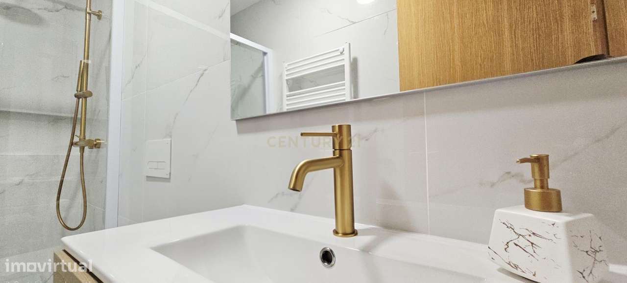 Apartamento T3 de Luxo em Condomínio Fechado com Piscina-31