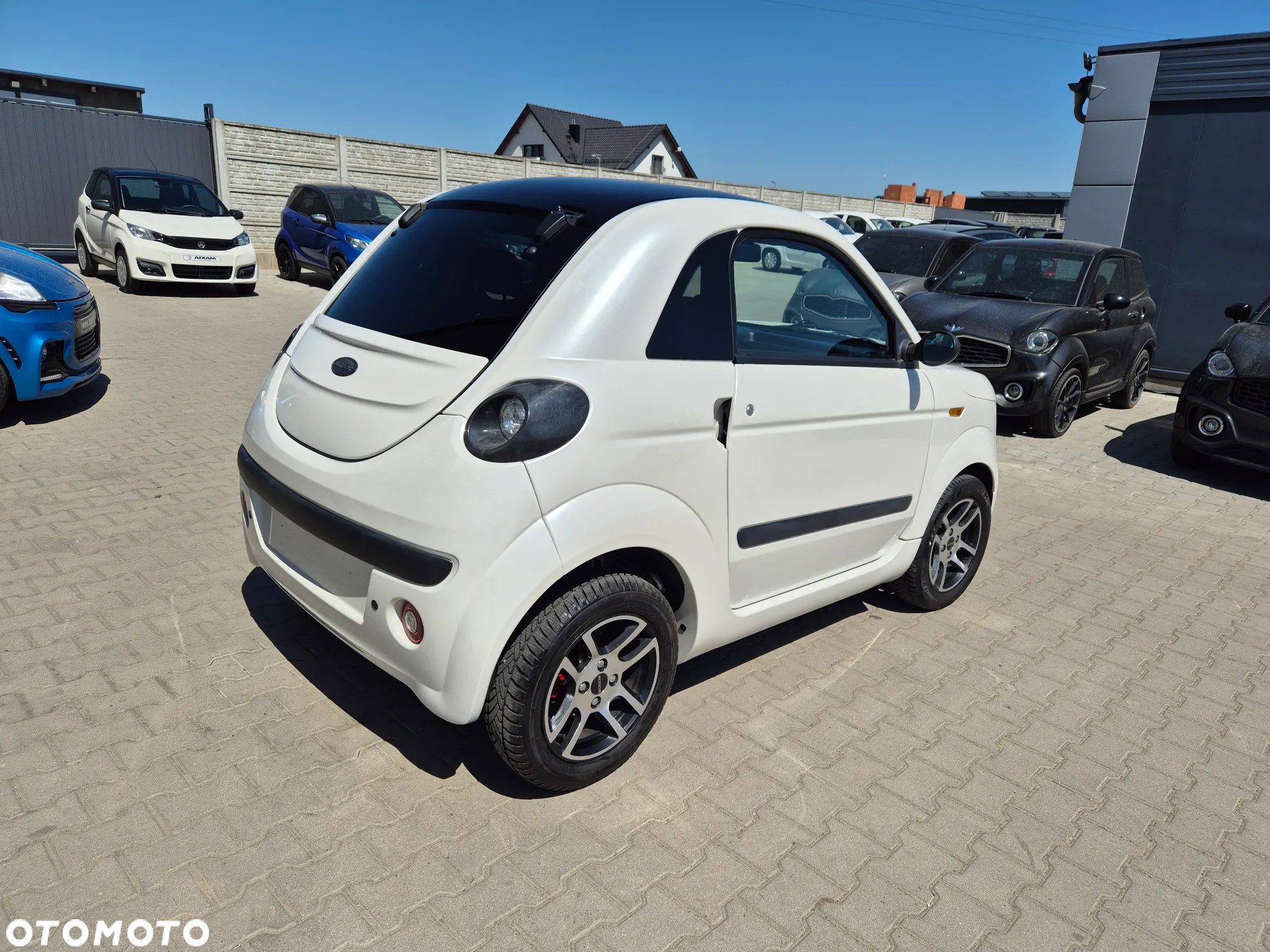 Microcar DUE - 12