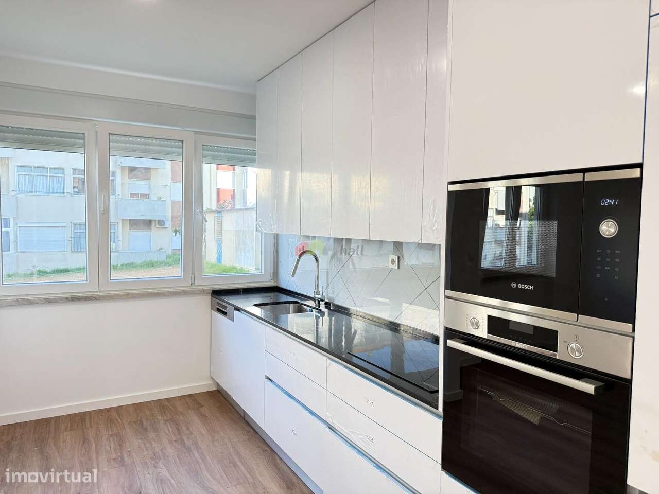 Apartamento T3 Totalmente Remodelado c/ 2 suítes-2