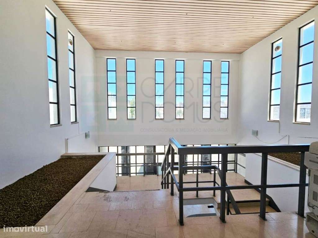 Espaçoso e funcional escritório com 600m2, em Carnaxide, Oeiras-52