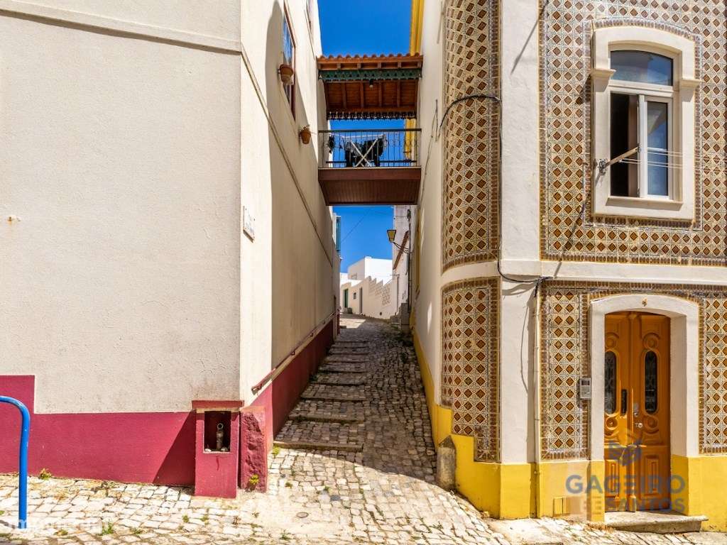 Apartamento Único com Charme Histórico e Conforto Moderno a Passos ...-46