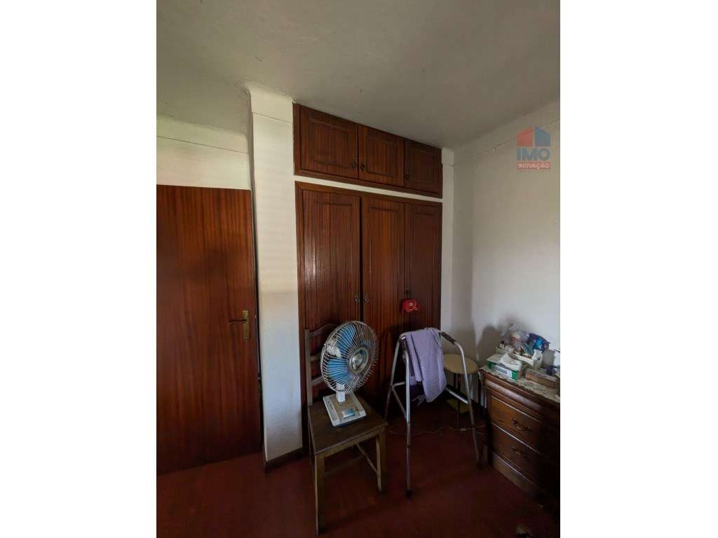 QUINTA COM MORADIA T3 PISCINA TERRENO E ANEXOS-33