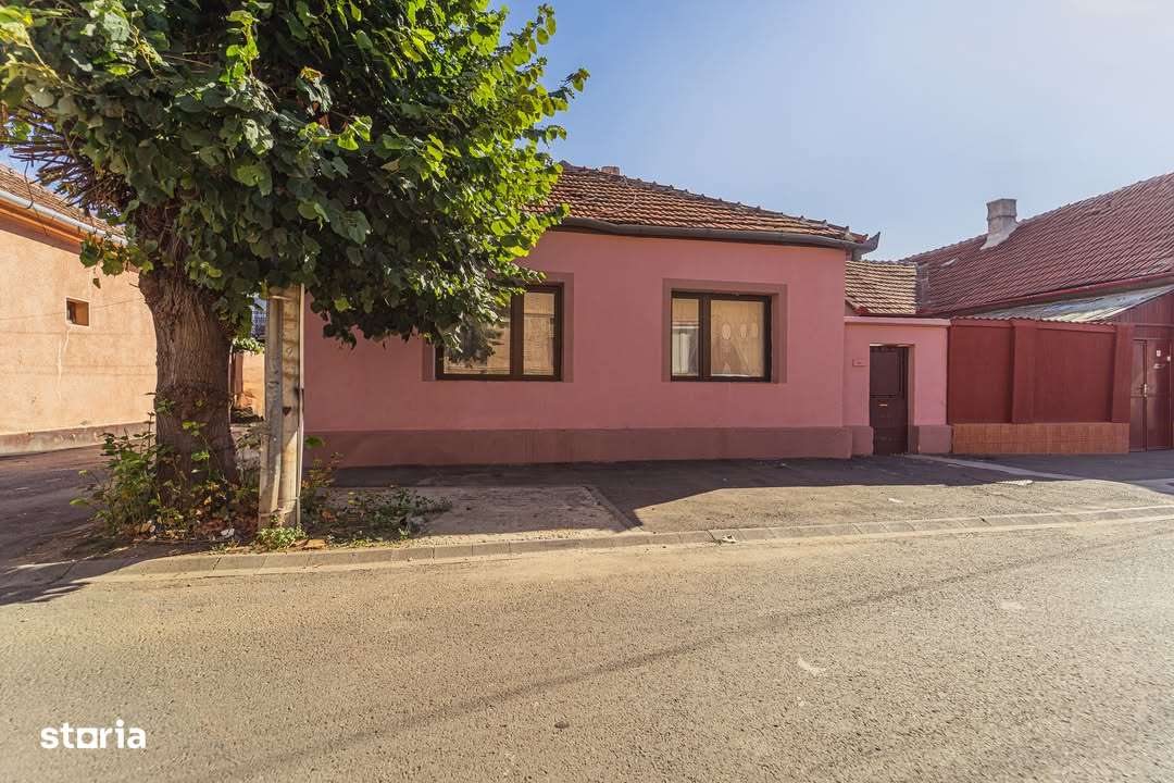 Casa Arad zona Biserica sarbeasca-0