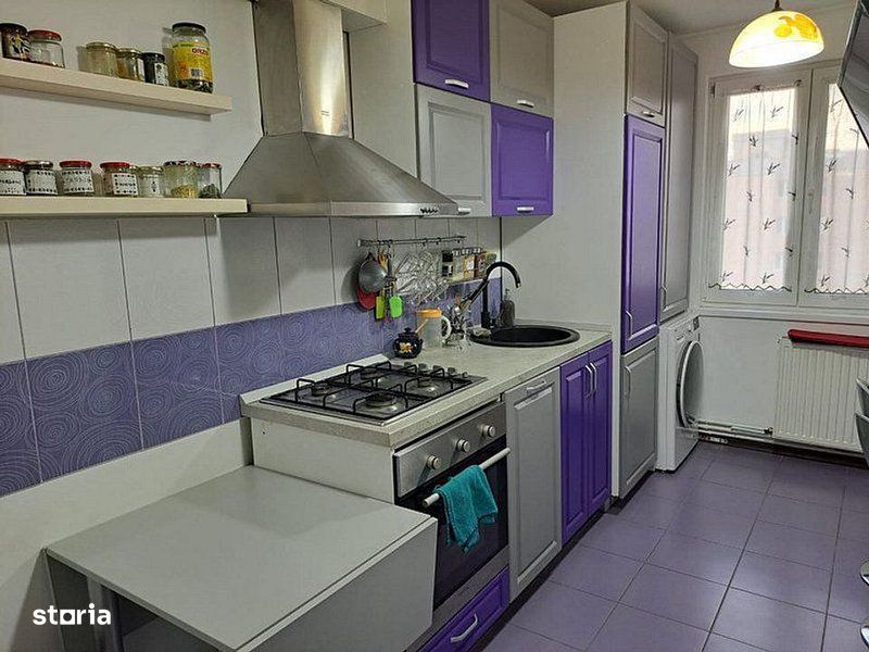 Apartament de vanzare cu trei camere Calea Bucuresti