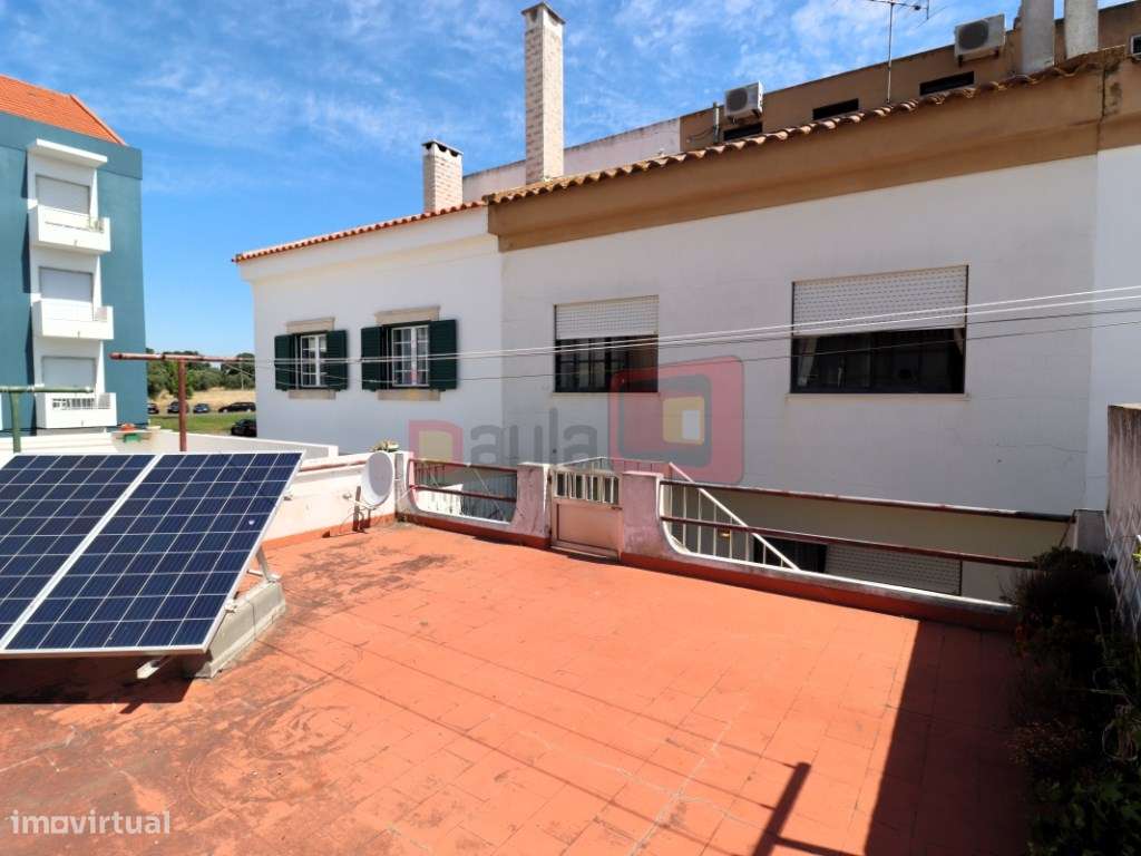 MORADIA T4 COM GARAGEM E TERRAÇO - MONTIJO-25