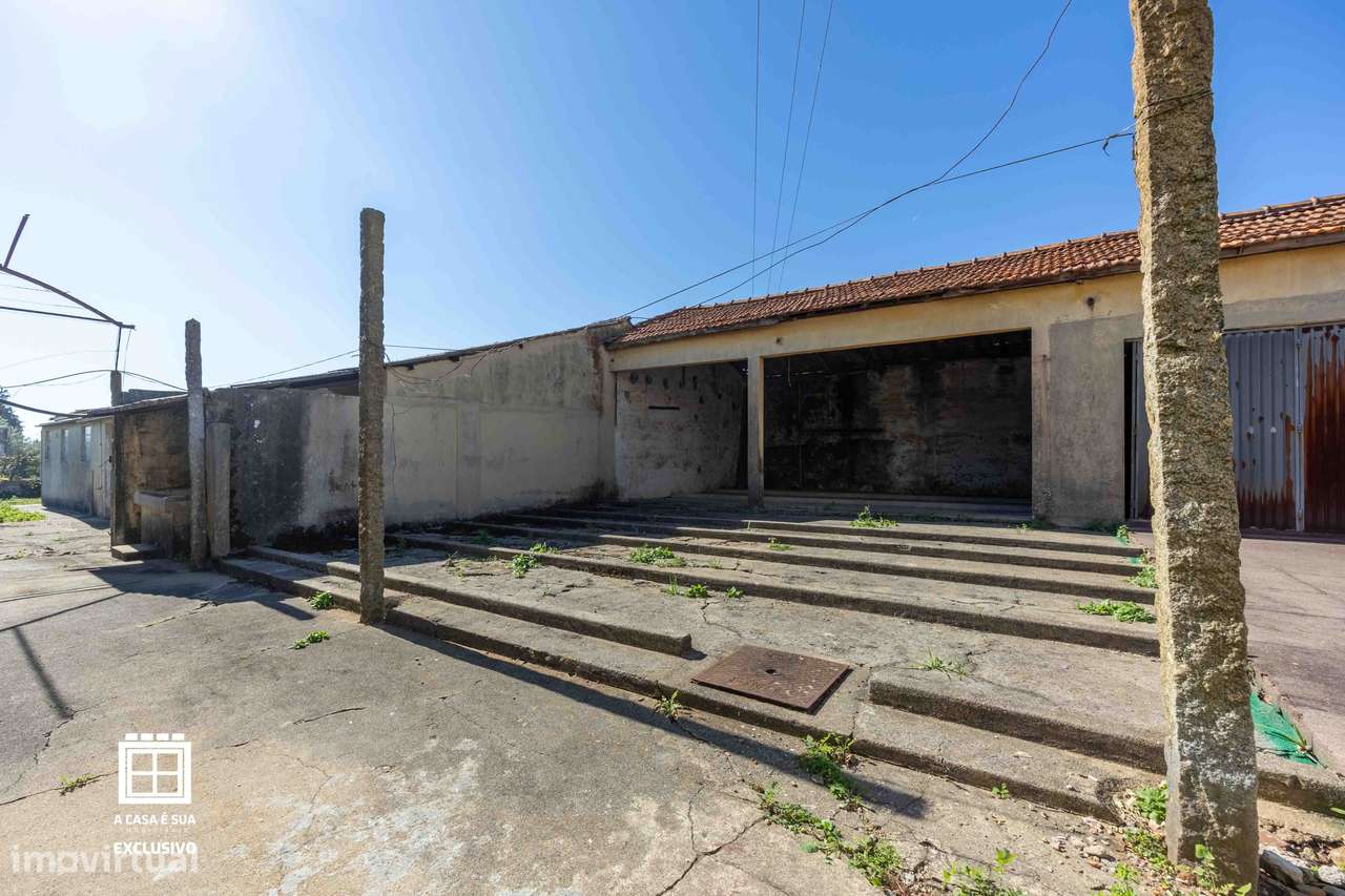 Moradia térrea para restauro em Serzedo-18