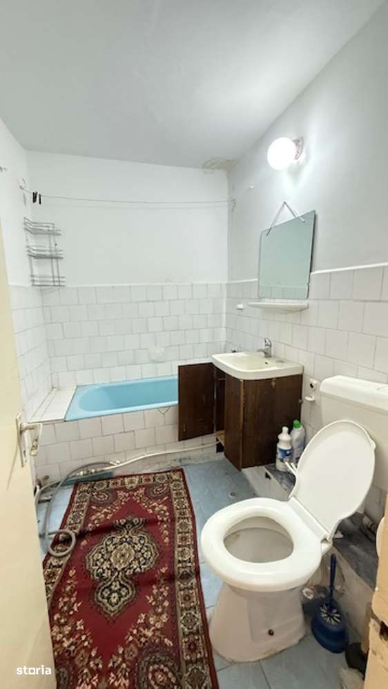 REPUBLICII zona CATEDRALEI 2camere decomandate, etaj4-acoperis! - Imagine principală: 3/10