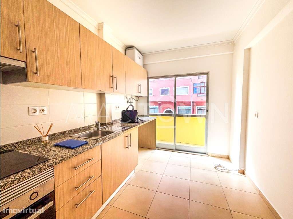 Mais Espaço pelo Mesmo Preço: Descubra Este T1+1 em Rio de Mouro - Grande imagem: 2/9