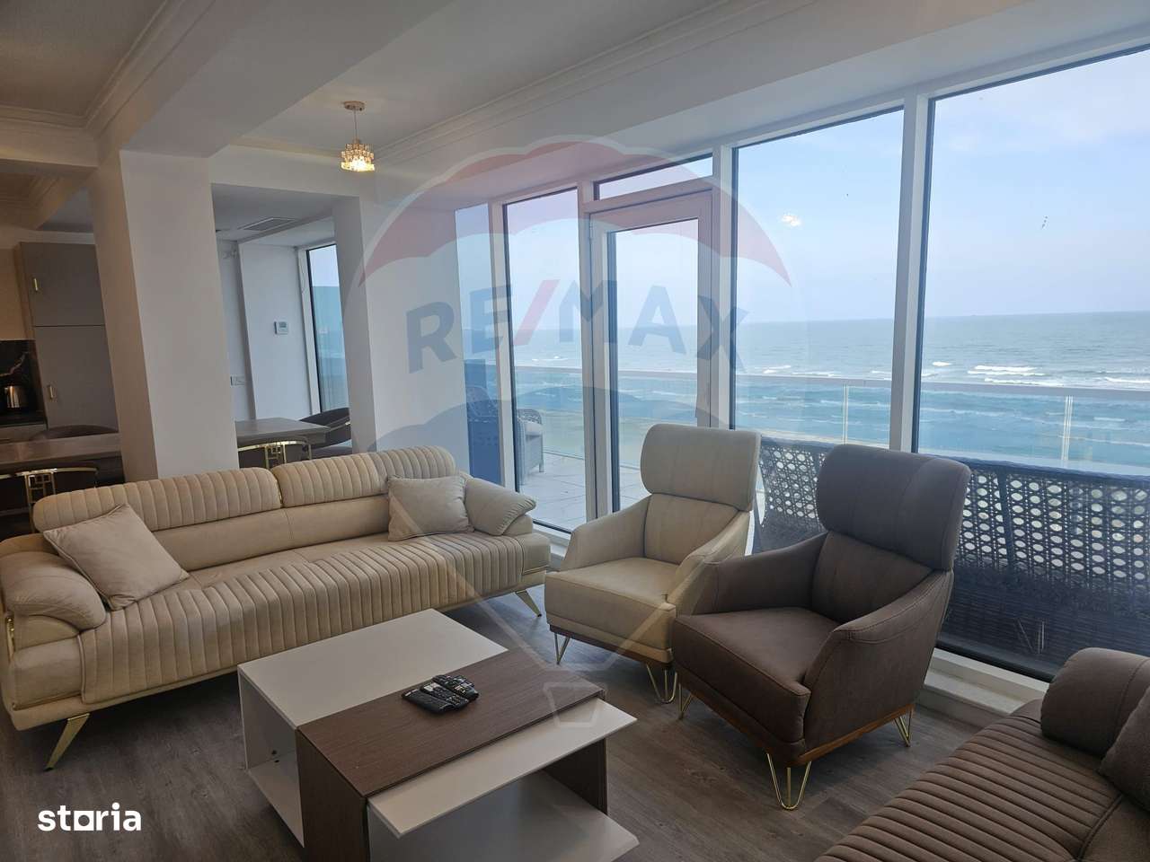 Apartament 3 camere cu terasa 50mp frontala spre mare în Mamaia Nord-0