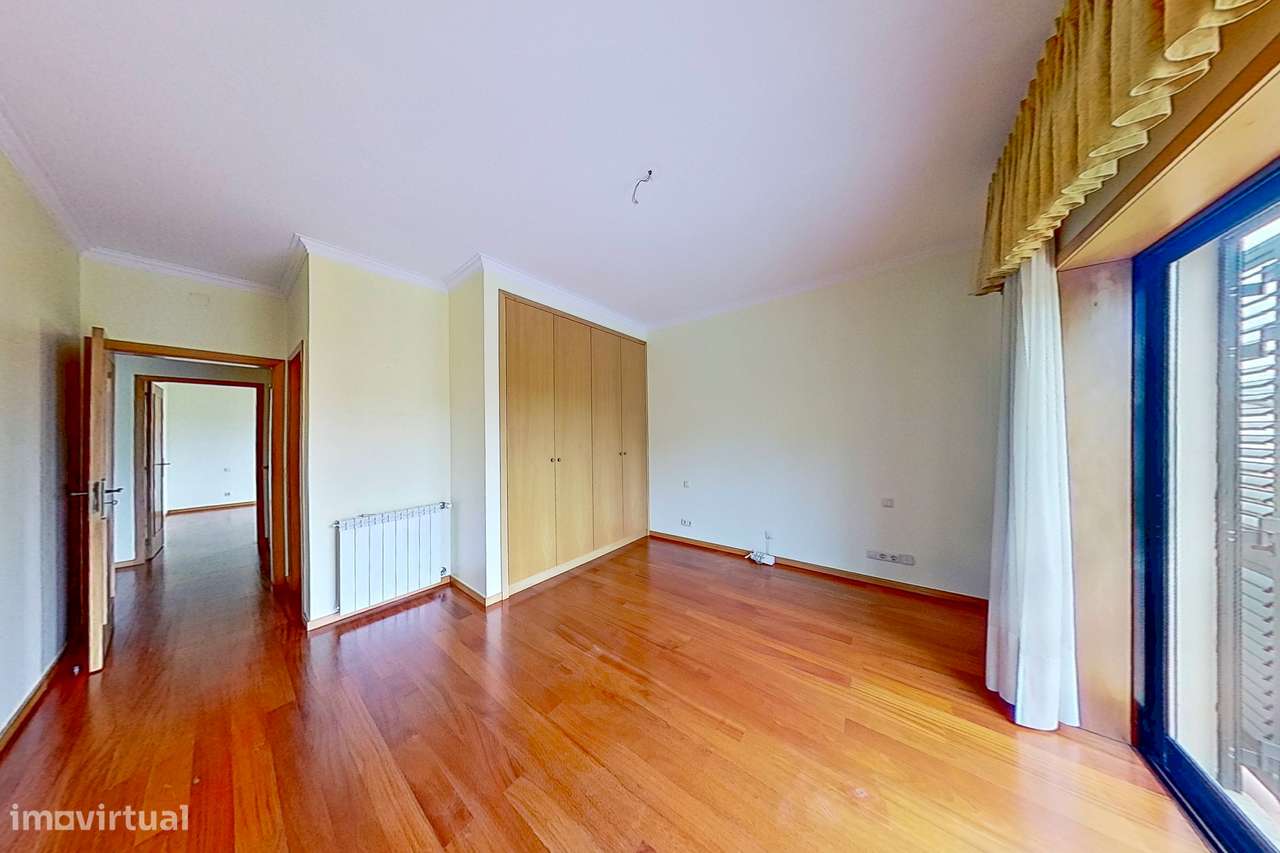 Moradia T4 Independente + T0 em Lago, Amares - Oportunidade Única!-46