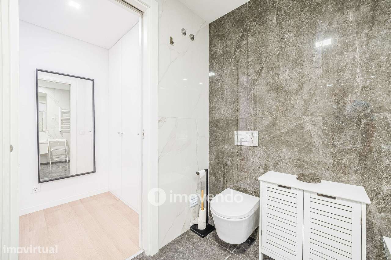 Apartamento T2, com estacionamento e cozinha equipada, na Amadora-39