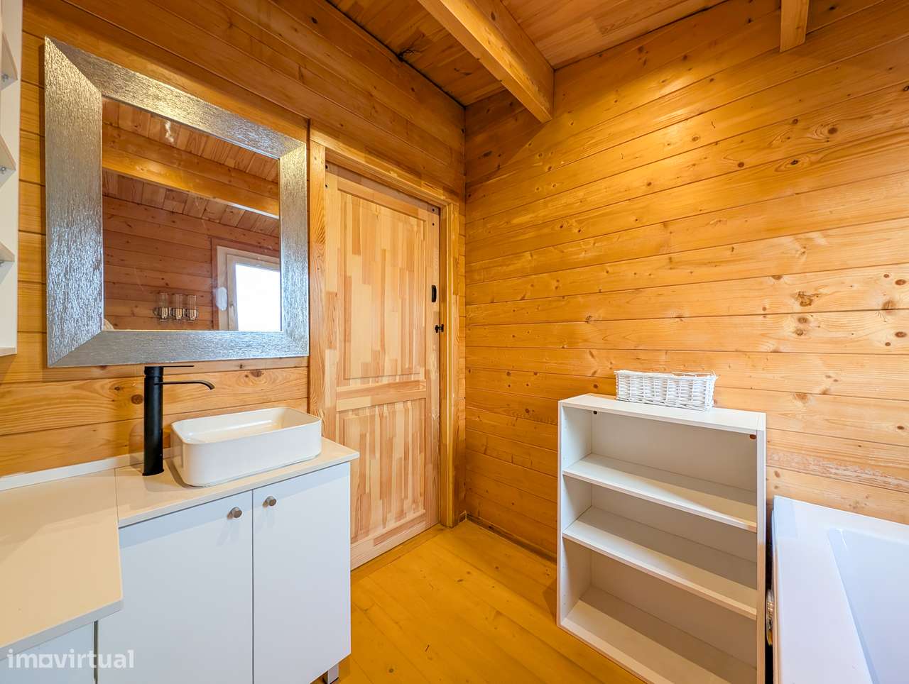 Terreno de 300 m² com moradia T4 em madeira – Charneca de Caparica-29