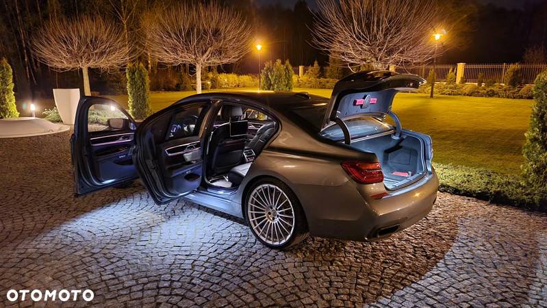 BMW Seria 7 750i xDrive - 8