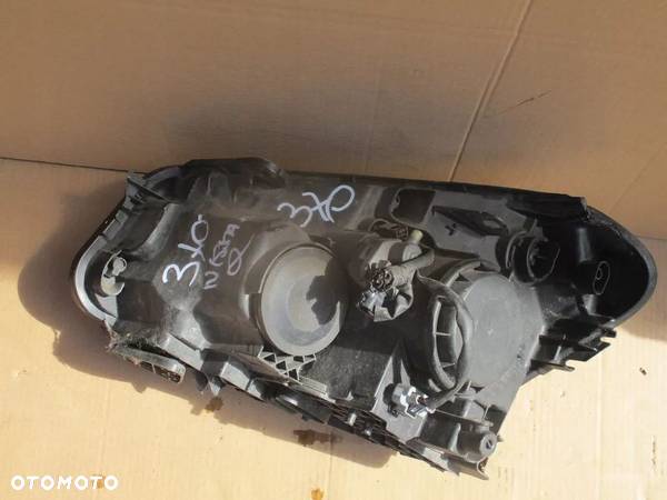 LAMPA PRZEDNIA PRZÓD PRAWA NISSAN QASHQAI J10 - 2