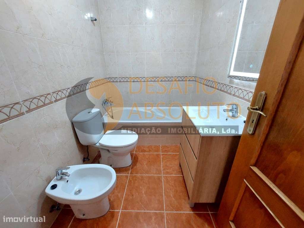 Moradia em Banda T4 c/ Piscina e Garagem. Quinta da Serralheira - S...-10