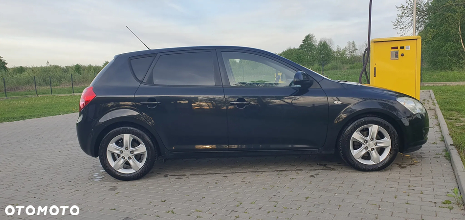 Kia Ceed 2.0 CRDi Spirit - 9