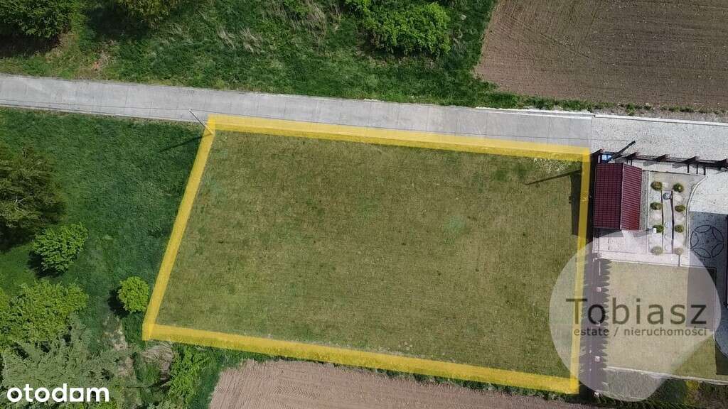 Działka budowlana ok. 41 m x 22 m,  gotowy dojazd-0