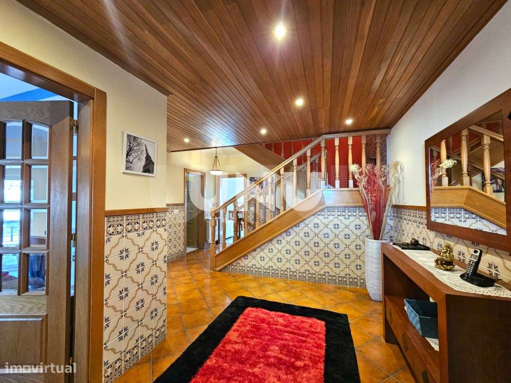 Moradia em Banda T5 - A 5 Minutos do Centro da Cidade de Viseu-7