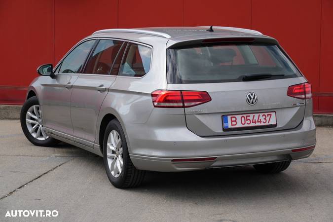 Volkswagen Passat Variant 1.6 TDI (BlueMotion Technology) DSG Trendline - 14