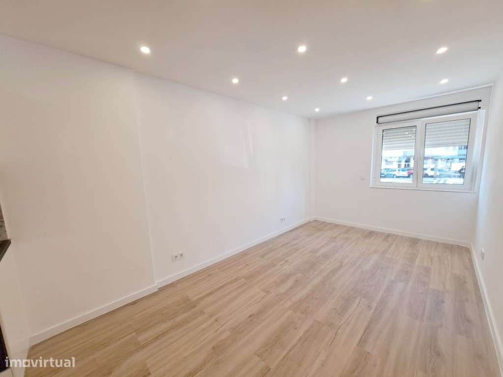 Apartamento T2 com elevador para venda em Odivelas - Lisboa-25