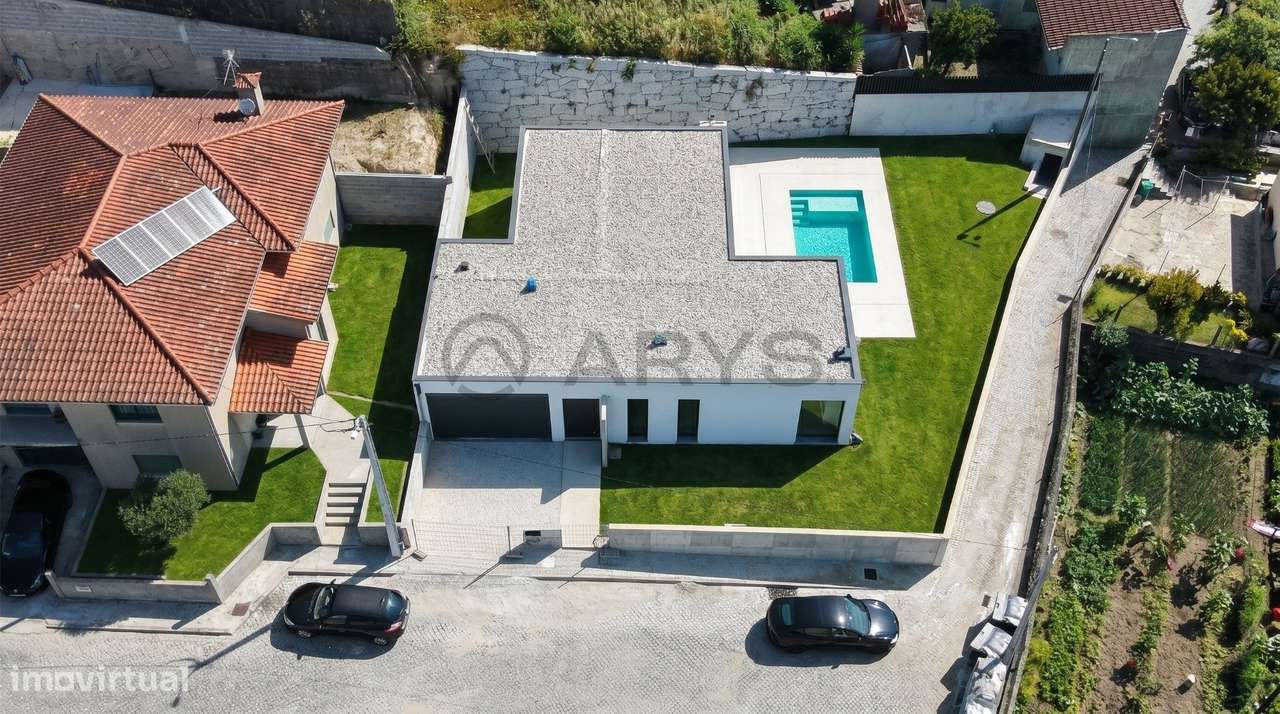 Moradia térrea T3 com Piscina-24