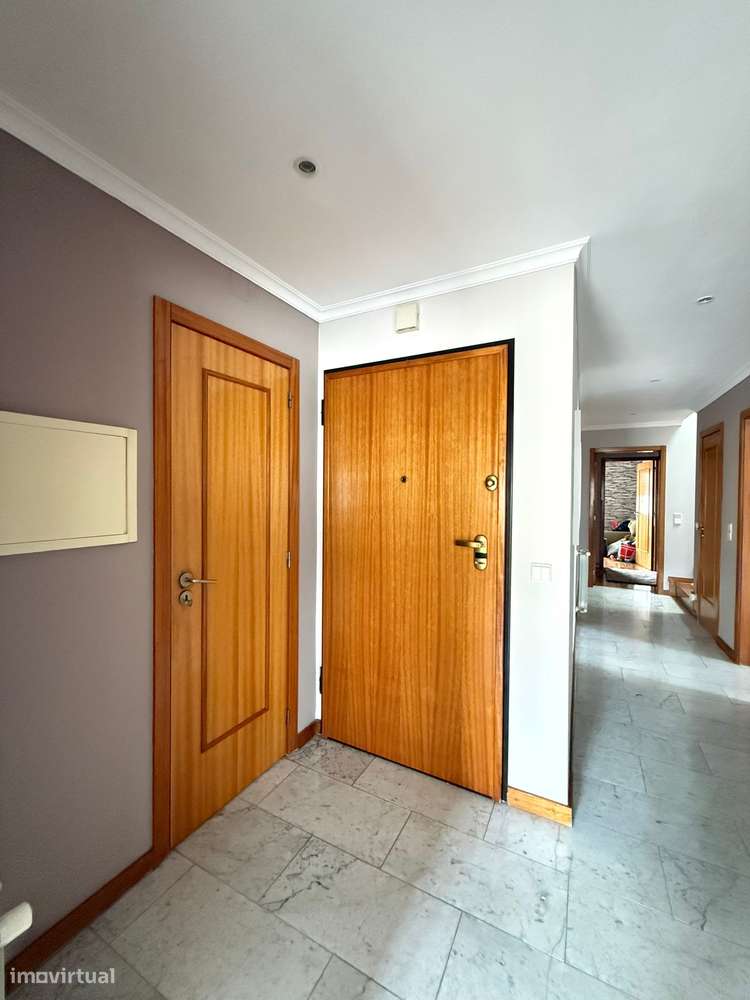 Excepcional Apartamento T4 Dúplex, Nogueira da Maia-13