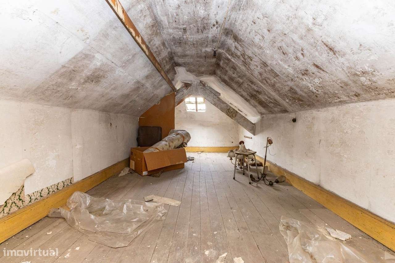 Andar Moradia T4 Duplex para Renovar | Rua da Alegria no Porto |...-18