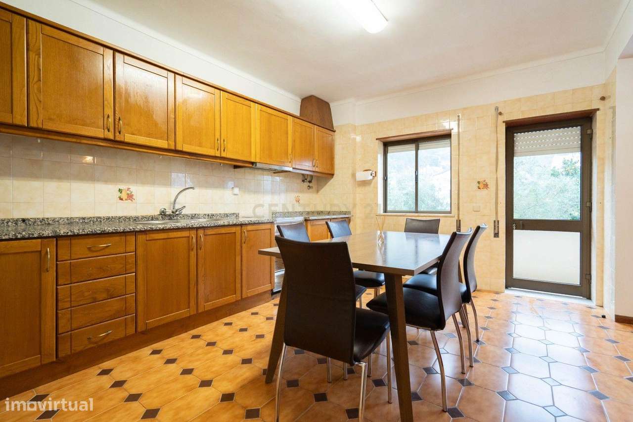 Apartamento T3 localizado a 350 metros do Continente da Lousã. - Grande imagem: 2/33