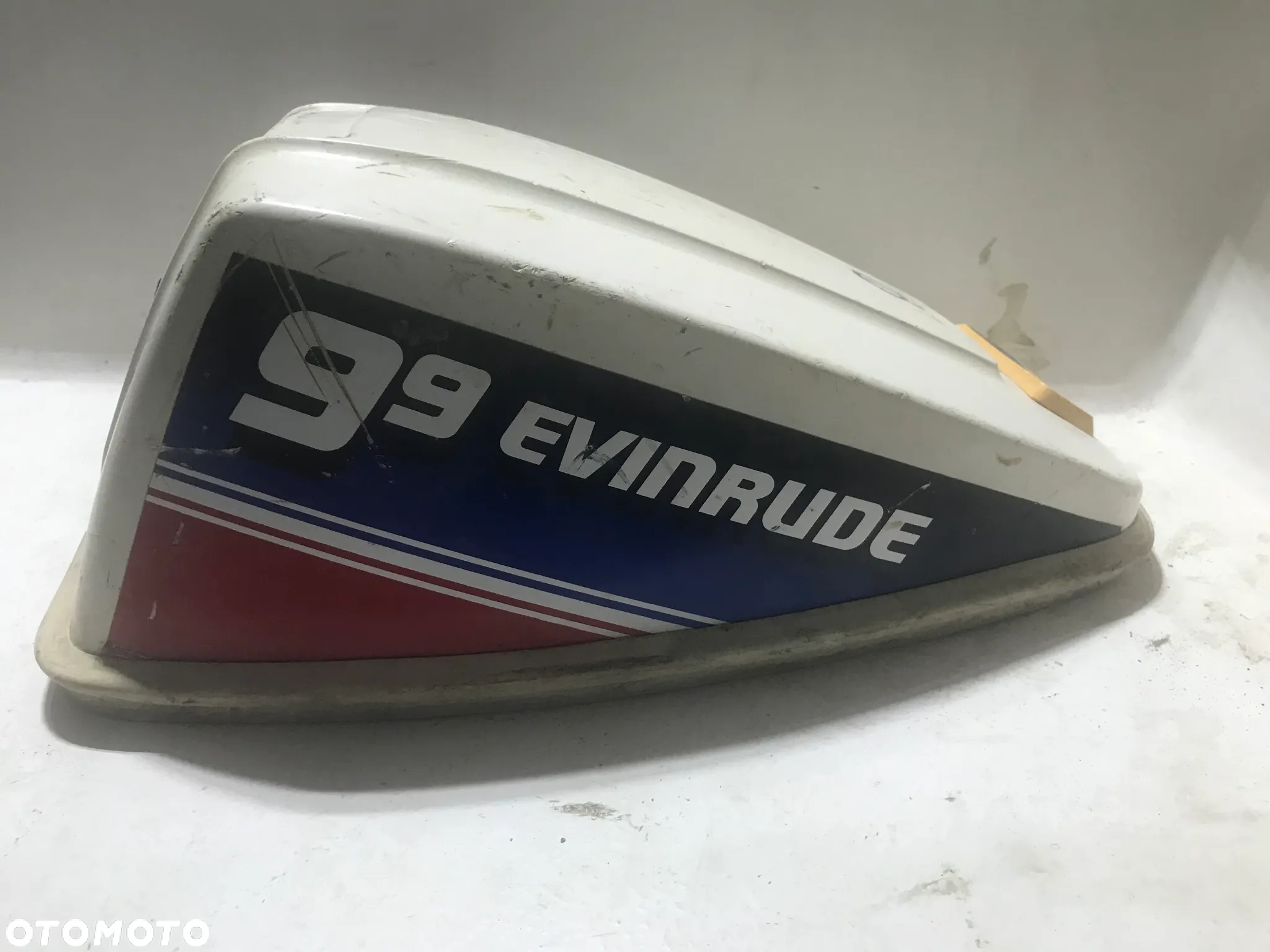 Evinrude 9.9 2T Czapa silnika - 3