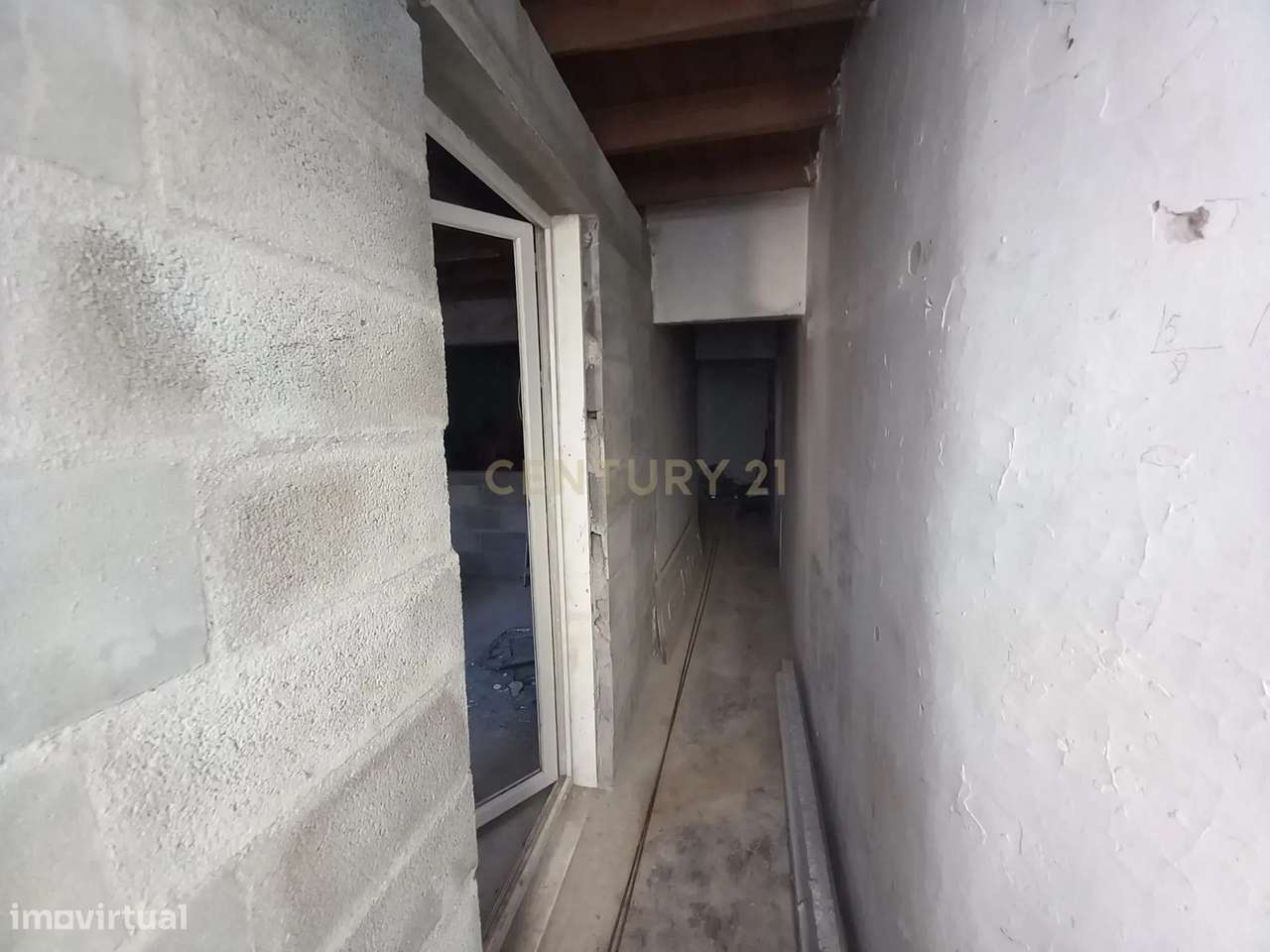 Moradia Com 2 pisos e quintal Ladoeiro - Grande imagem: 4/16