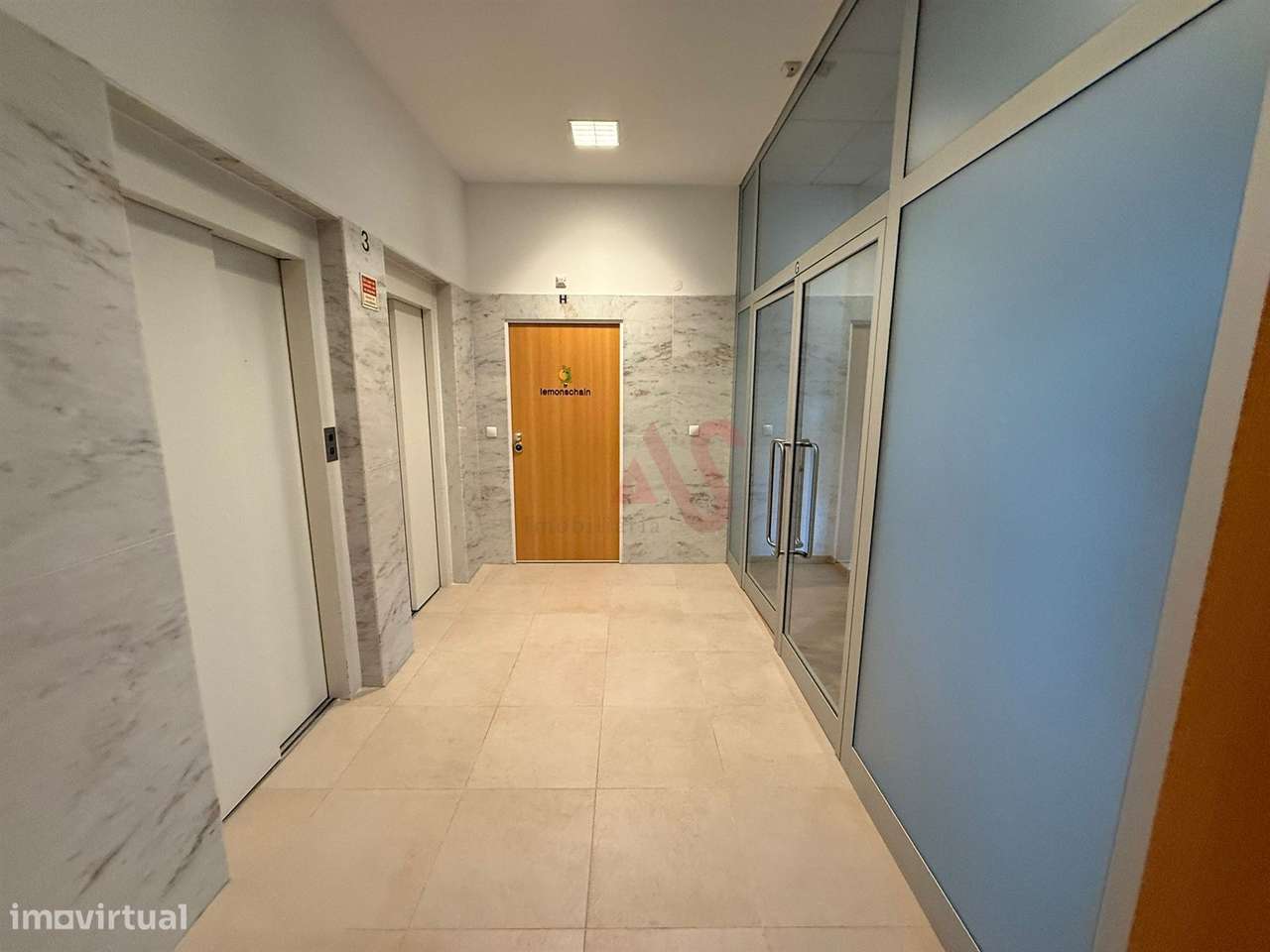 Escritório em Ermesinde, Valongo com 2 lugares de estacionamento para - Grande imagem: 3/12