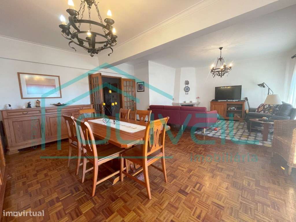 RESERVADO Apartamento T4 transformado em T3-0