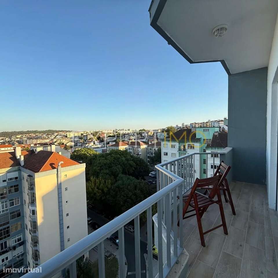 Apartamento com 3 quartos totalmente remodelado na Reboleira Amadora-1