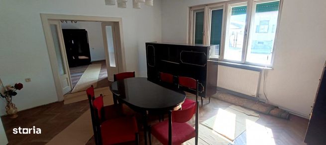Casa sanatoasa in centrul localitatii Cristian-2