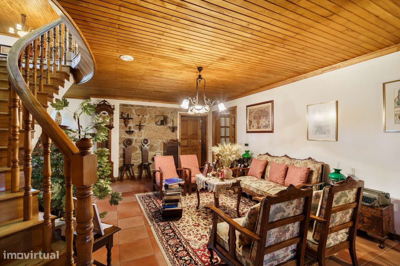 Moradia T5 em pedra em Vila Verde da Raia - Chaves-16