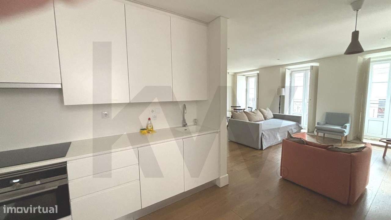 T1 com Varandas na Rua do Poço dos Negros - Grande imagem: 5/18