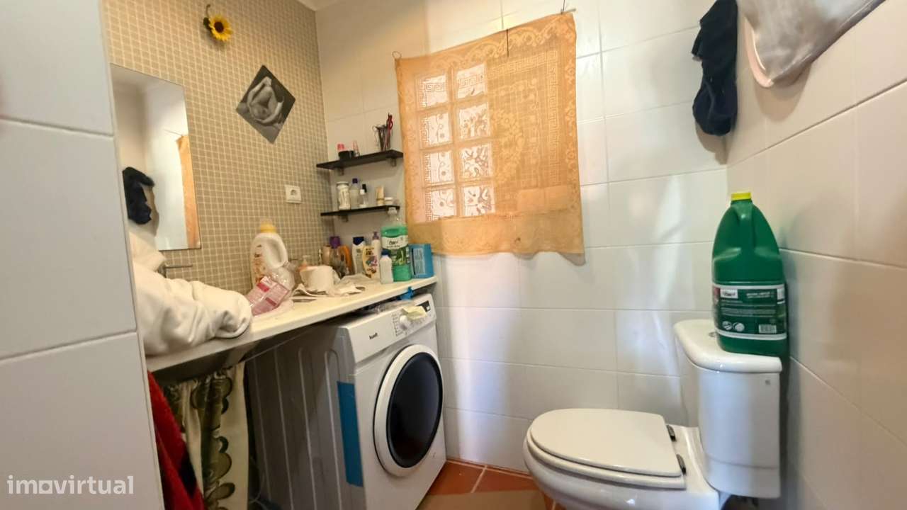 Andar de Moradia T2 c/ Suite, Logradouro e Garagem-29