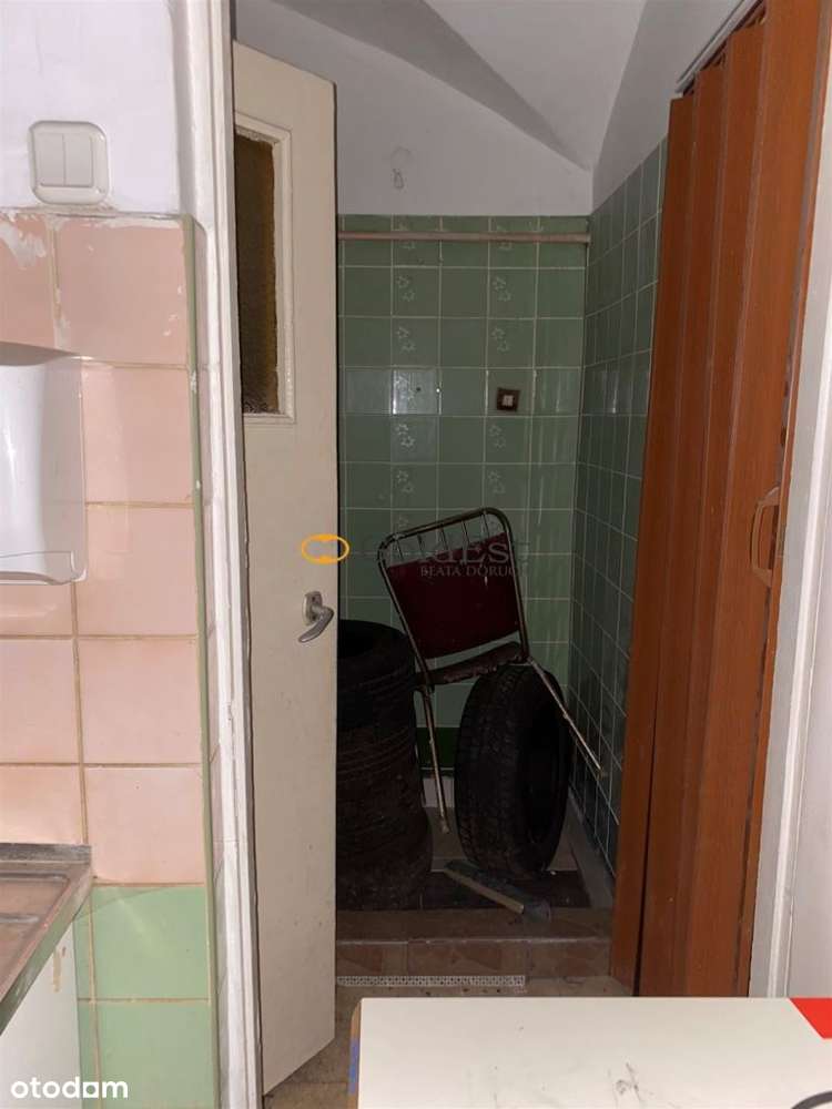 Nieruchomość do remontu w centrum, na parterze!-6