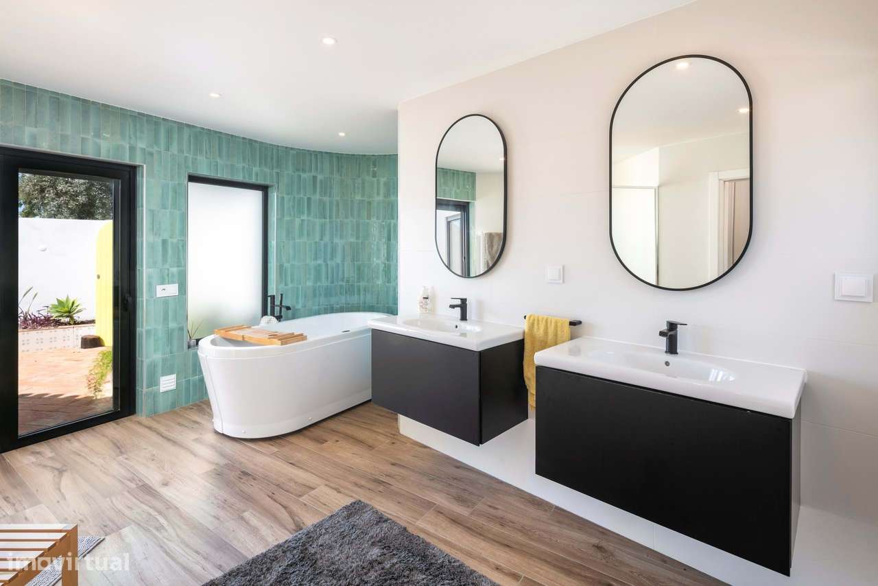 CASA DOS SONHOS EM CALIÇAS COM 4 QUARTOS, PISCINA E GARAGEM-11