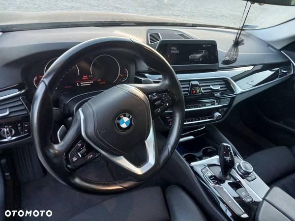 BMW Seria 5 518d Sport Line sport - 3