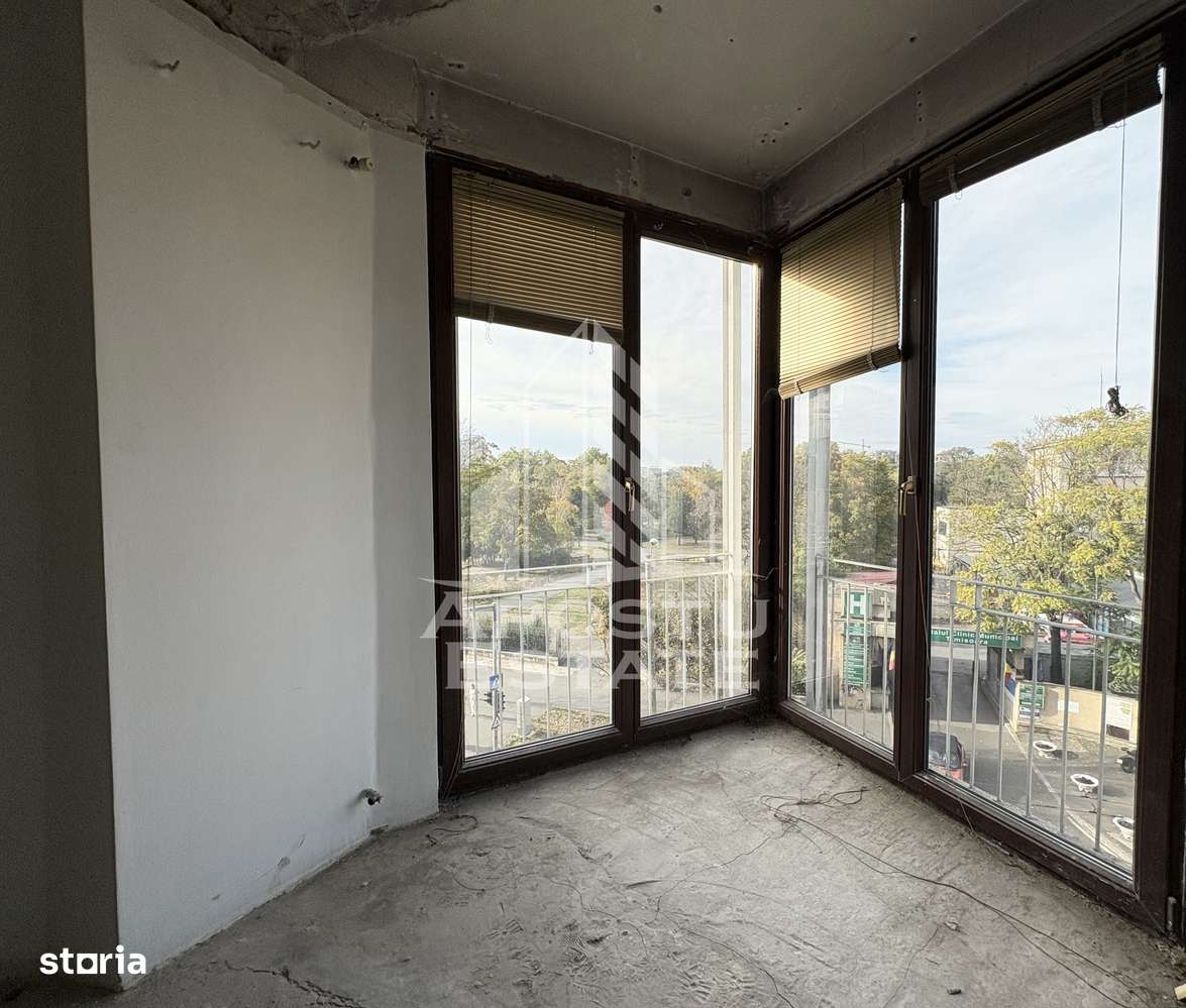 Vedere superbă spre Parcul Botanic, apartament 3 camere, Piața Unirii - Imagine principală: 2/6