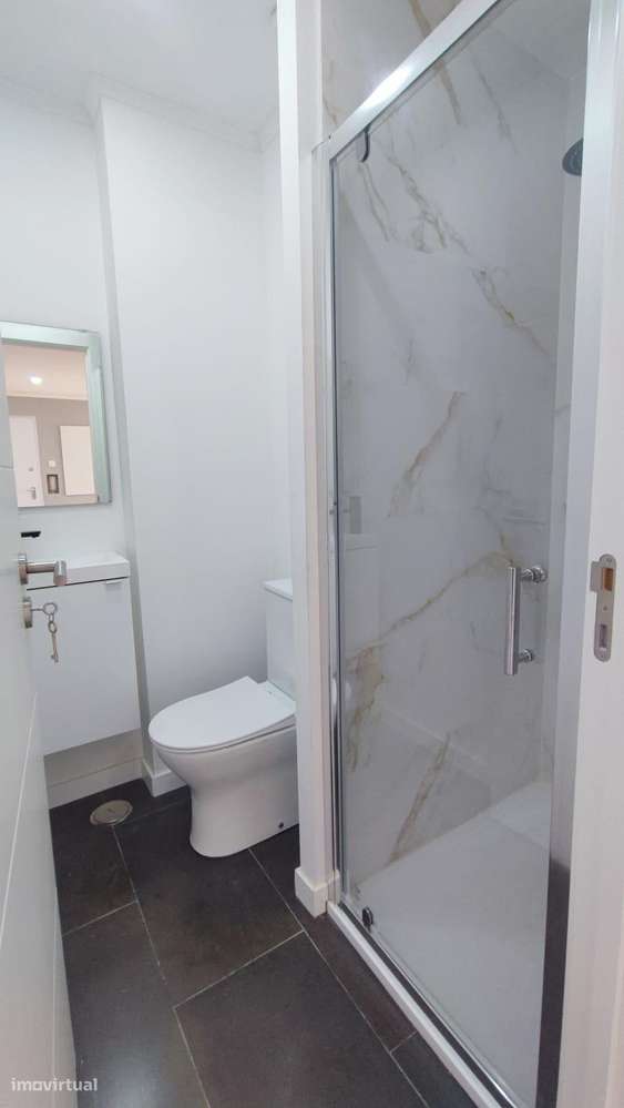 T4 Totalmente Remodelado na Amadora-11