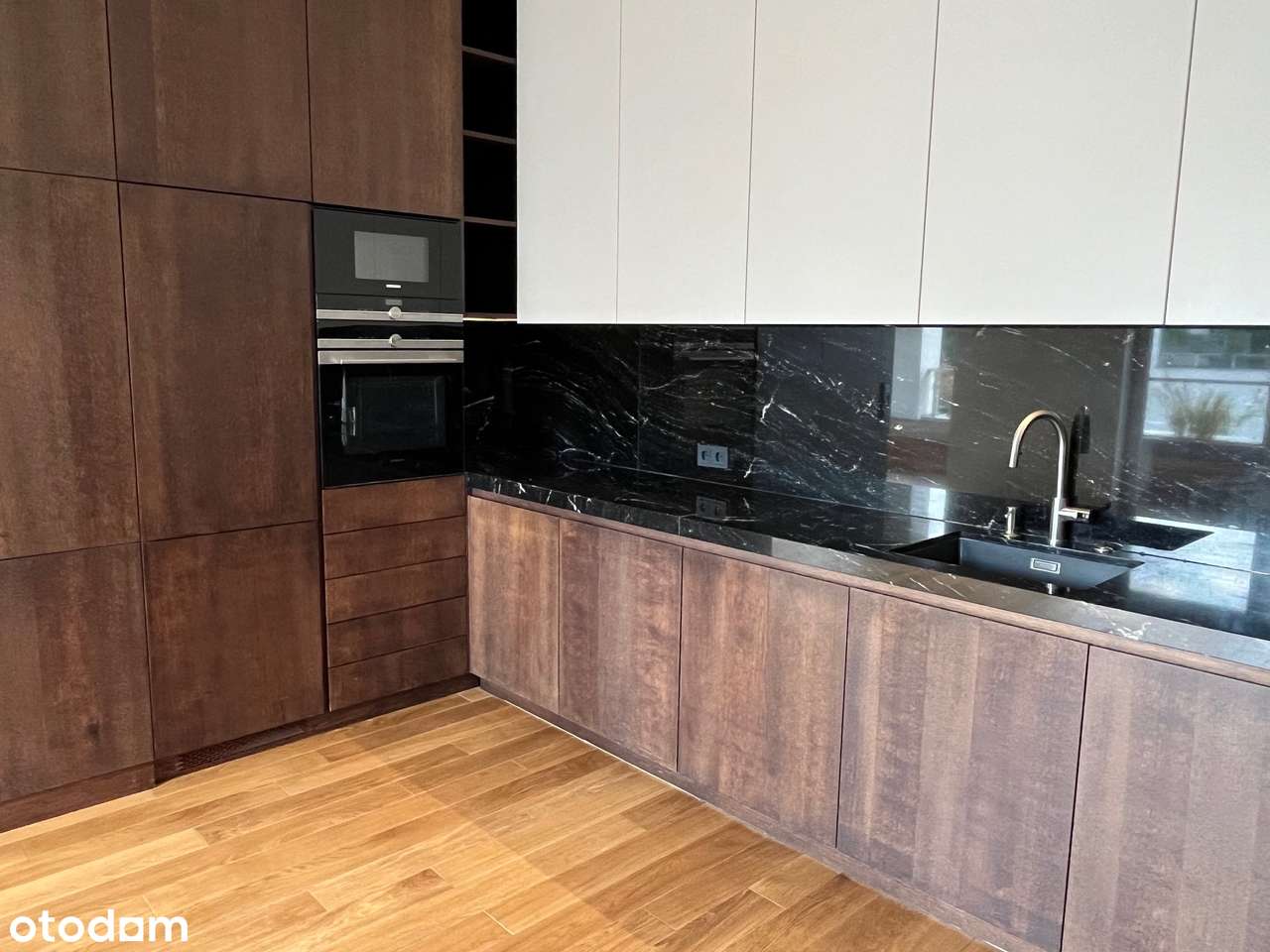 Mieszkanie z dużym tarasem i balkonem na 4 piętrze, 3 miejsca w garażu