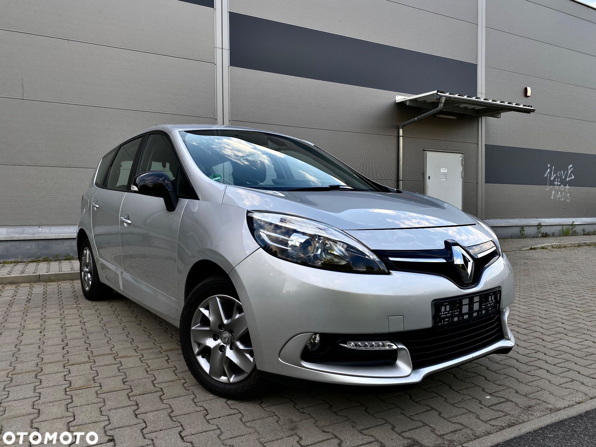 Renault Grand Scenic - 1