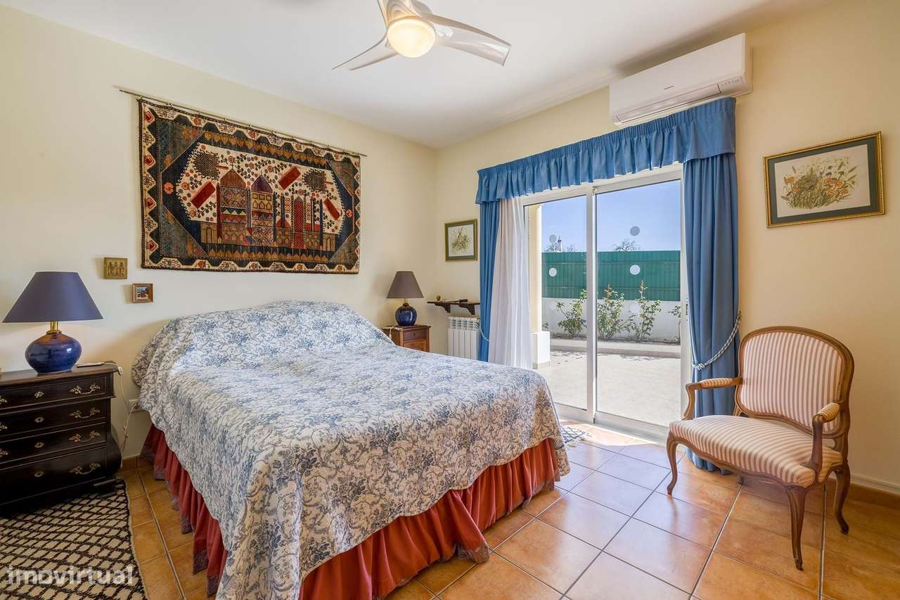 MORADIA TÉRREA V4 COM PISCINA PARA VENDA NO SARGAÇAL-9