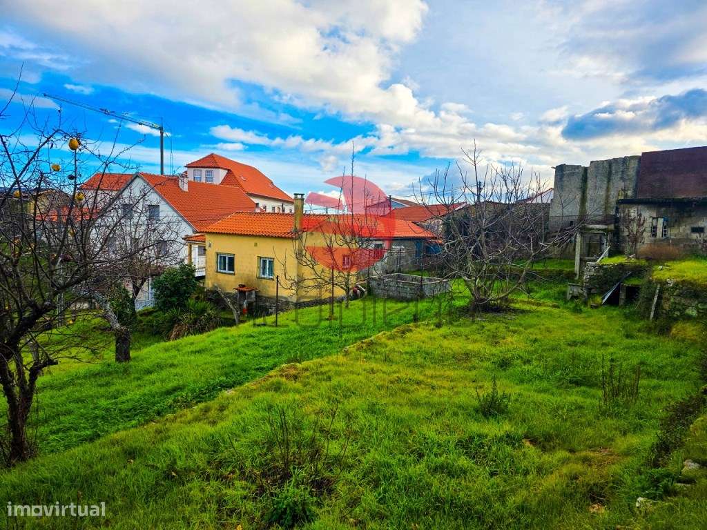MORADIA T8 C/ LOGRADOURO, COMÉRCIO E TERENO-15