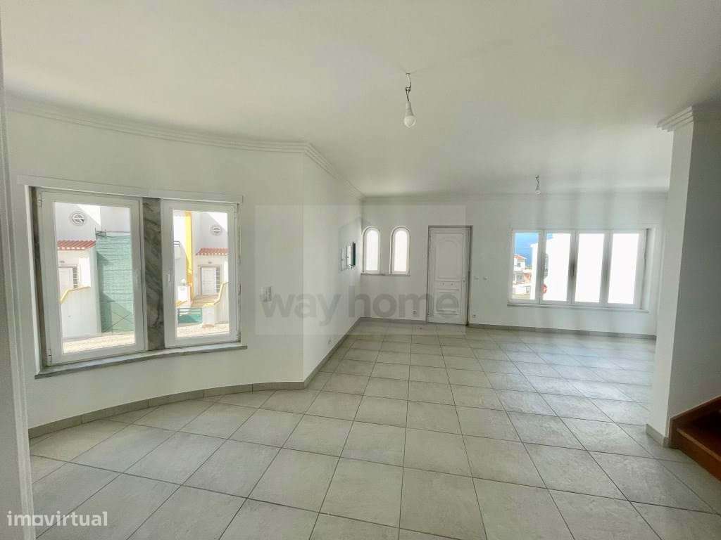 Moradia T4 | Remodelada | Vista de mar | Ericeira-8