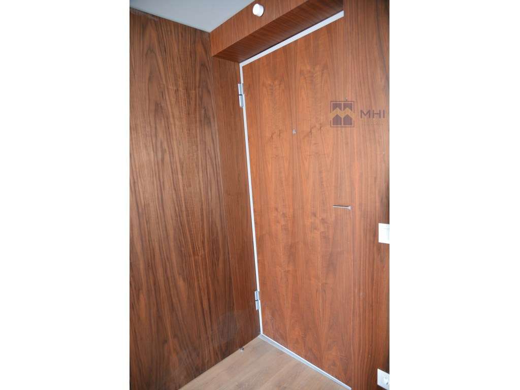 T0 +1 Novo com Varanda e Garagem e excelentes vista à Rua do Bonjar...-15